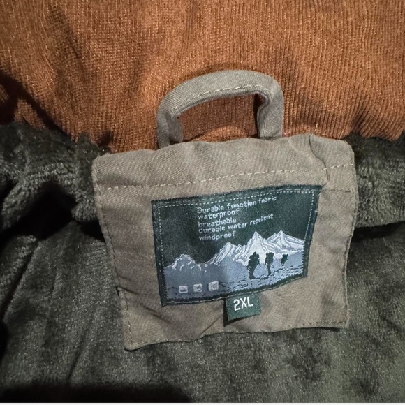 Olive Green Military Field Jacket with Detachable Hood - Picture 3 of 8